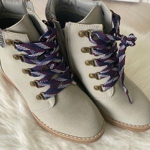 Maurices heel bootie sz 7